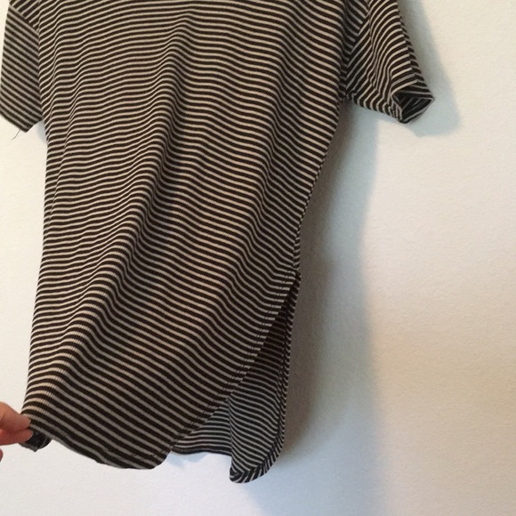 Black and Cream Side Slit Top - Picture 3 of 5